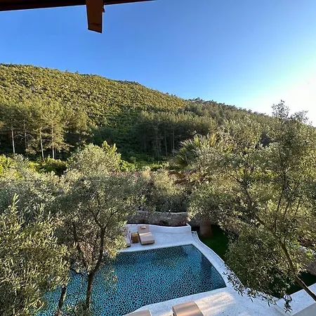 Kayakoey Kiryaman Hotel